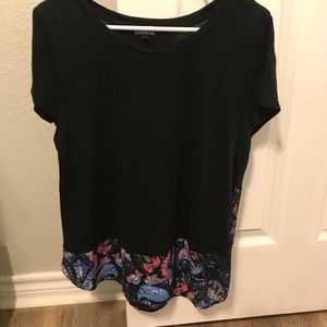 Black & paisley Express top.
